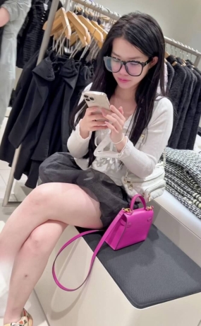 Voyeur24111102