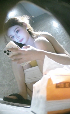 Voyeur25013001