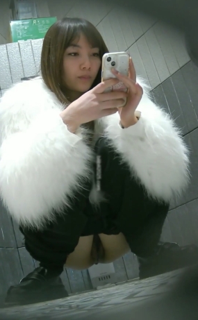 Voyeur25041501