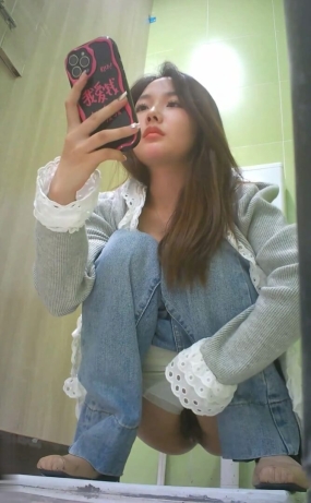 Voyeur25061101